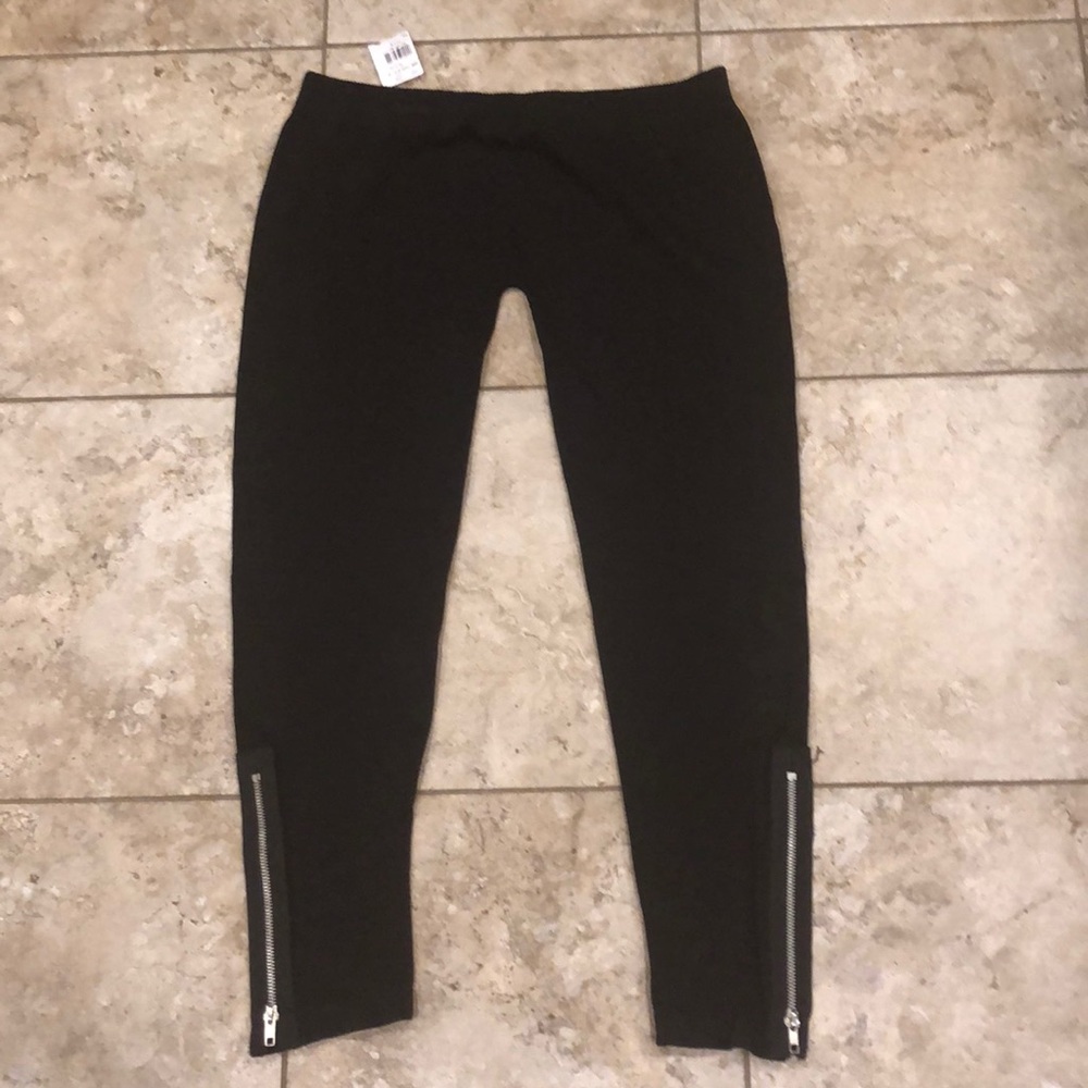 BlackLeggings/tights NWT with zippers